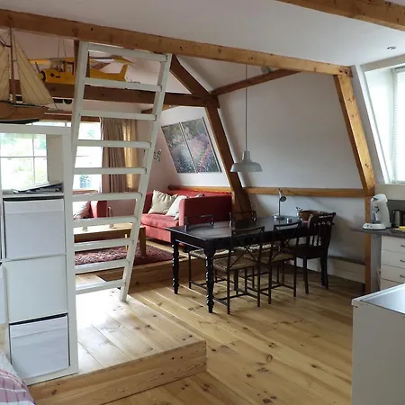 Free Parking, Harbour View Studio With Balcony *