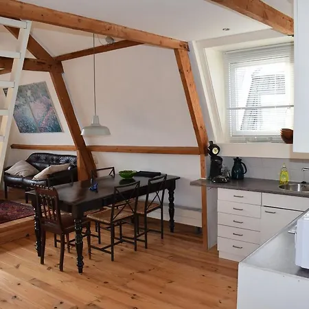 Free Parking, Harbour View Studio With Balcony *